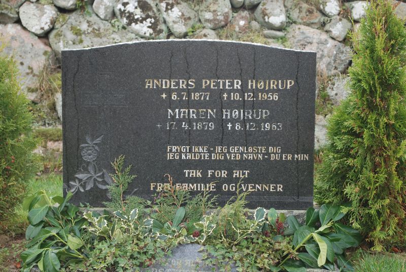 Fil:AndersPeterJensenHoejrup gravsten1956.jpg