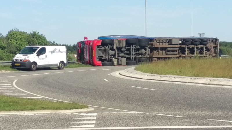 Fil:2016-06-08 Vaeltet lastbil.jpg